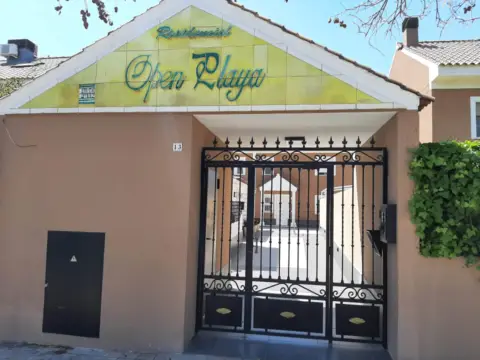 Casa adosada en Avenida del Pintor Pérez Gil, 13