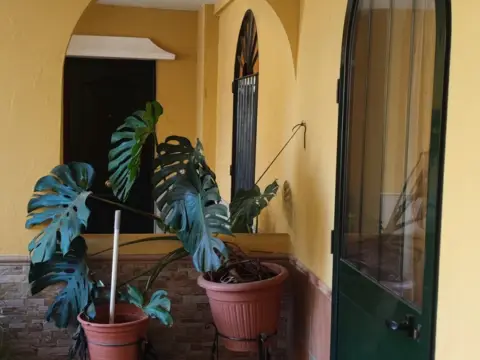 Casa pareada en calle del Historiador Juan Manzano, 1