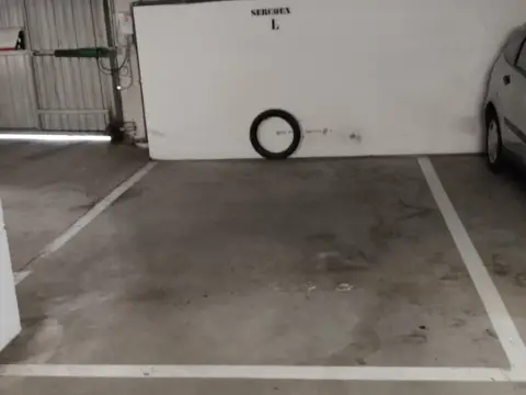 Garaje en calle de Mundaitz, 8