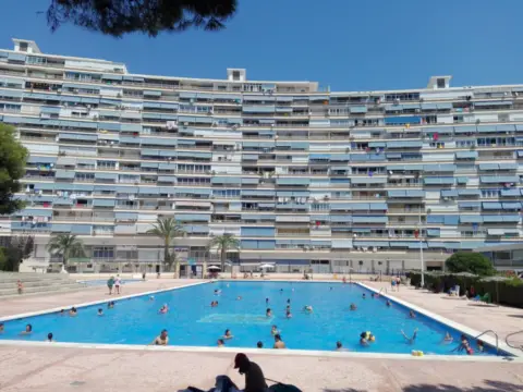 Habitación en Avenida de Benidorm, 18