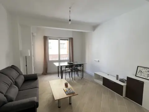 Piso en Plaza de Juan XXIII, 2