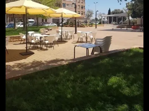 Local comercial en Plaza del Cometa Halley, 4