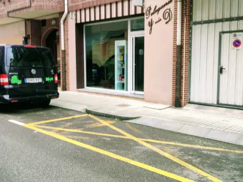 Local comercial en calle Juan de la Cosa, 18