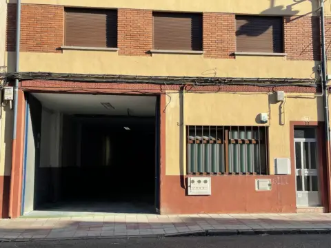 Nave industrial en calle de Francisco Fernández Díez, 17