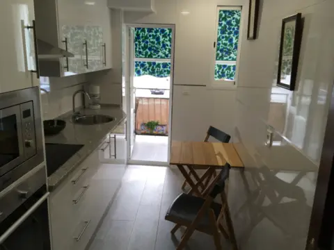 Piso en Avenida de Juan Sebastián Elcano, 23