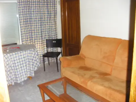 Piso en calle de Asturias, 5