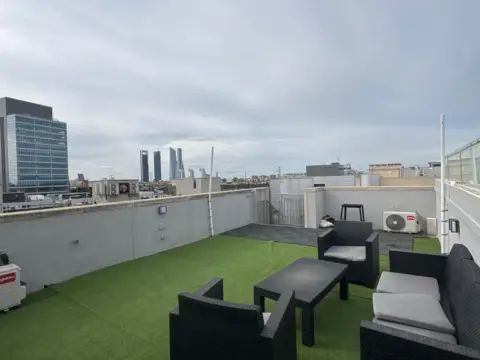 Loft en Avenida de Manoteras, 10