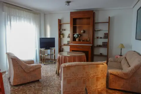 Piso en calle del Cozar, 25