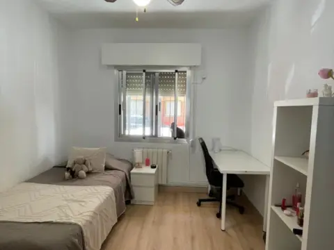 Habitación en calle del Padre Coll, 4