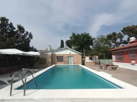 Chalet unifamiliar en calle Sos del Rey Católico, 6
