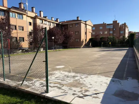 Piso en Avenida José Luis Lasa, 29