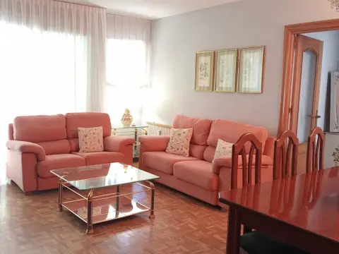 Piso en Avenida de Valdelasfuentes, 36