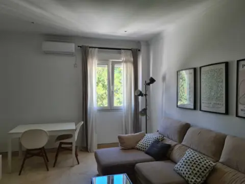 Piso en calle de Brasil, 22