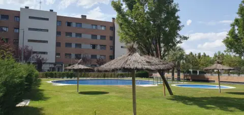 Piso en calle del Monasterio de San Juan de la Peña, 6