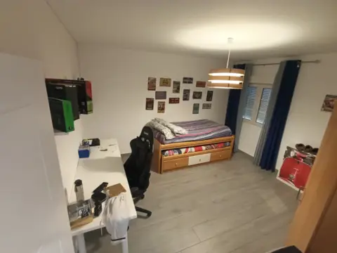 Piso en calle de los Jardines, 1