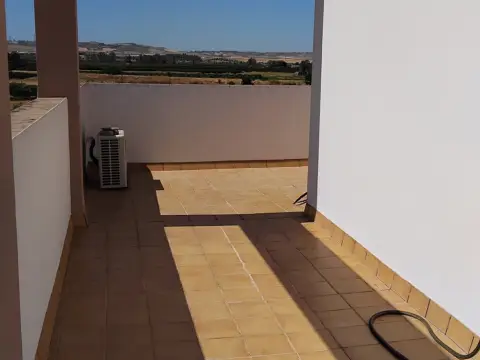 Casa adosada en calle Dalia, 2