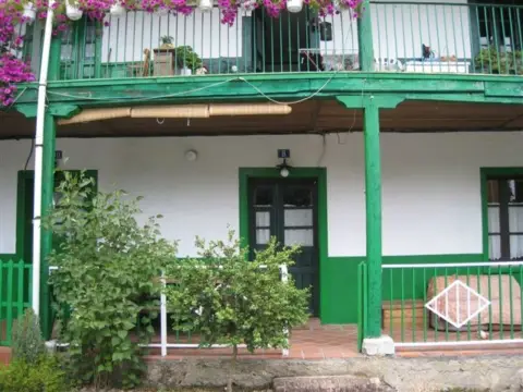 Casa rústica en calle de José León Izaguirre, 2