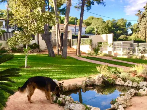 Chalet unifamiliar en Carrer Travessa Del Pou, 3