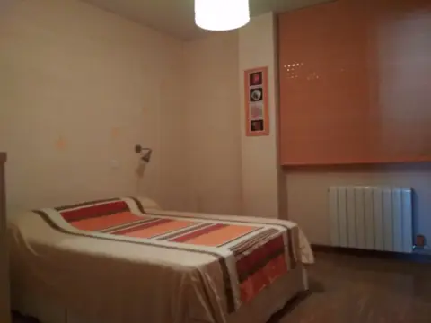 Piso en Subida a la Fuente del Sol, 5
