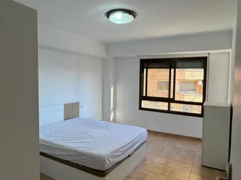 Piso en Avinguda del Cedre, 56