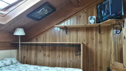 Habitación en calle del Campo de Gómara, 2