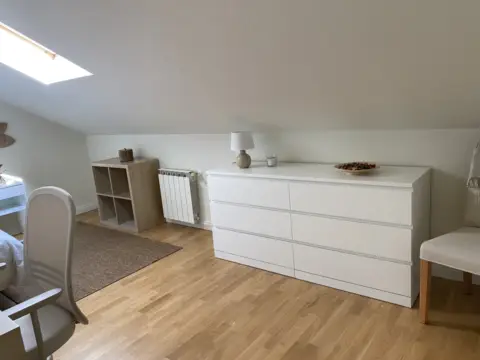 Habitación en calle de Ochagavia, 5