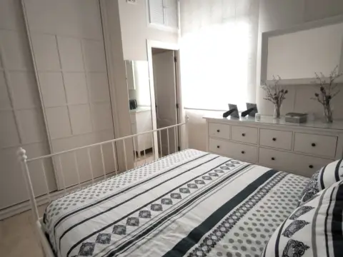 Piso en calle Cardenal Rodrigo de Castro, 6