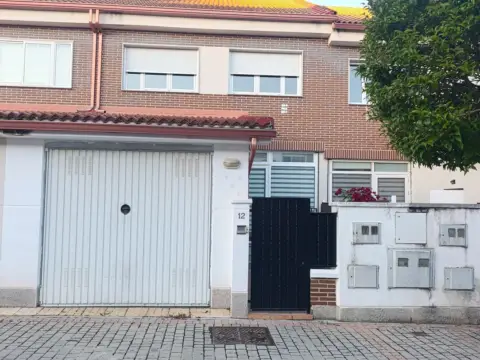Chalet adosado en calle de Sanson Carrasco, 2