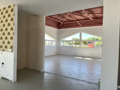 Local comercial en calle de Sabinillas, 10