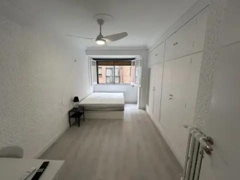 Habitación en calle de San Antonio María Claret, 43