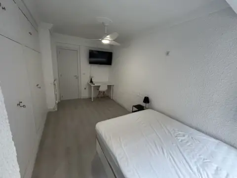 Habitación en calle de San Antonio María Claret, 43