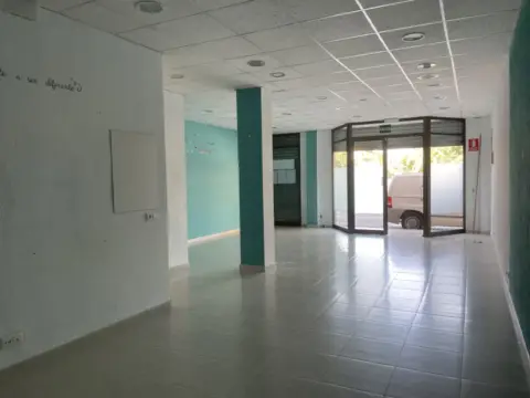 Local comercial en Carrer del Duc de Llíria, 81
