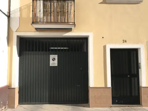 Garatge a calle Orellana, 24