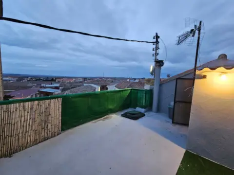 Casa adosada en calle de la Iglesia, 6