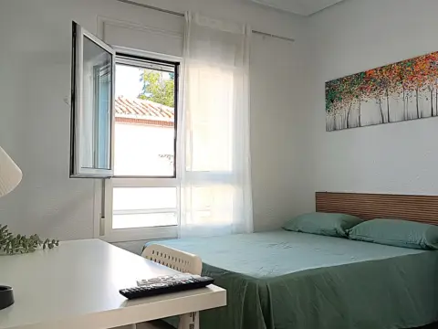 Habitación en calle de Pedro López de Luna, 31
