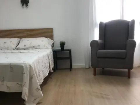 Habitación en calle de Pedro López de Luna, 31