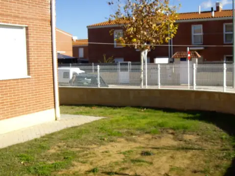 Chalet pareado en calle Castilla-León, 20