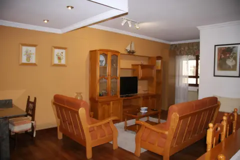 Piso en Avenida de Cantabria, 7