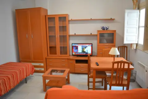 Estudio en calle Ancha de la Virgen, 16