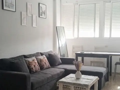 Habitación en calle de José Andreu Alabarta, 38