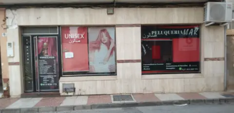 Local comercial en calle de Luis Buñuel, 6
