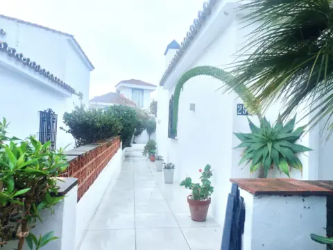 Casa adosada en Urbanización Princesa Kristina, 295