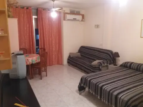 Estudio en Avenida de Isabel Manoja, 32