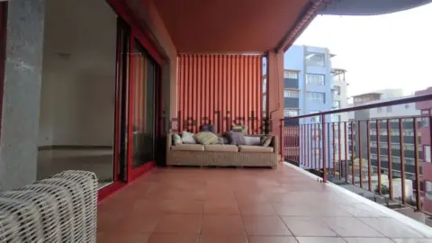 Piso en Avenida de Juan Carlos I, 11