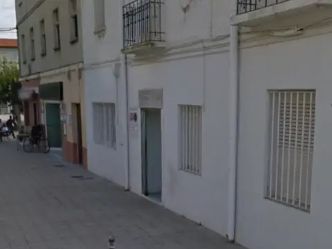 Local comercial en calle de las Cortes de Navarra, 2