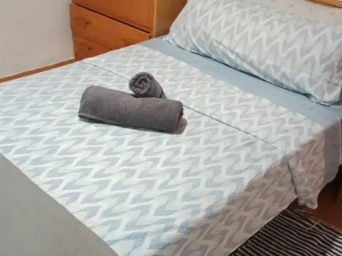 Habitación en calle de la Cigüeña, 32 - alojamiento en Universidad-Los Lirios (Logroño), logrono