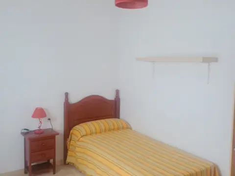 Room in Avenida de María Auxiliadora, 1
