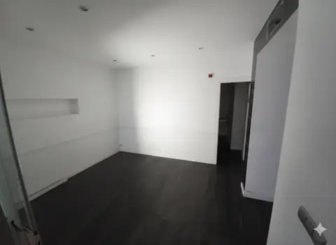 Local comercial en Avenida de Rafael Alcaide, 1