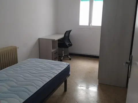 Habitación en Carrer Juli Cèsar, 10