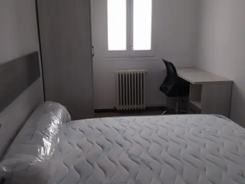 Habitación en Carrer Juli Cèsar, 10
